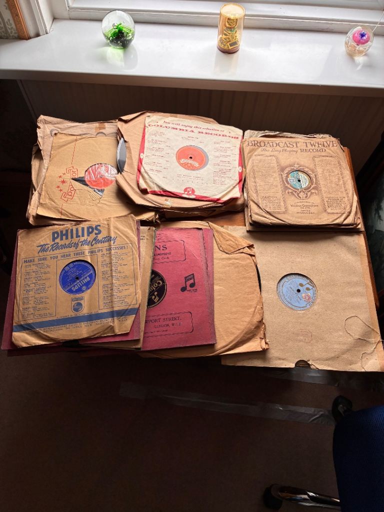 Vintage job lot of gramophone records 35 in total 