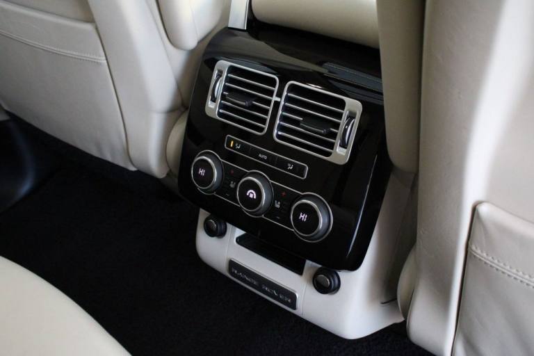 2015 Land Rover Range Rover 4.4 SD V8 Autobiography SUV 5dr Diesel Auto 4WD Euro 5 (339 ps) ESTAT...