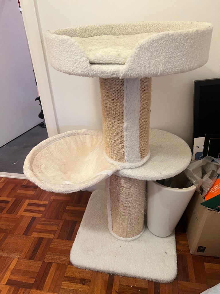 FREE Cat tree barely used 