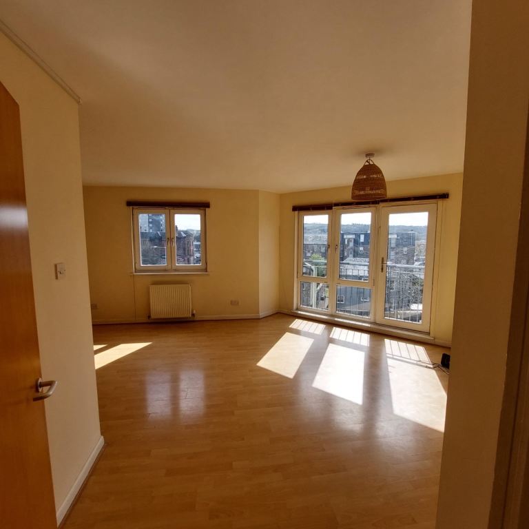 2 Bedroom Property To Rent Perth