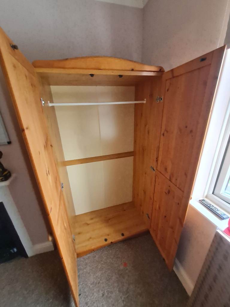 Double pine wardrobe 