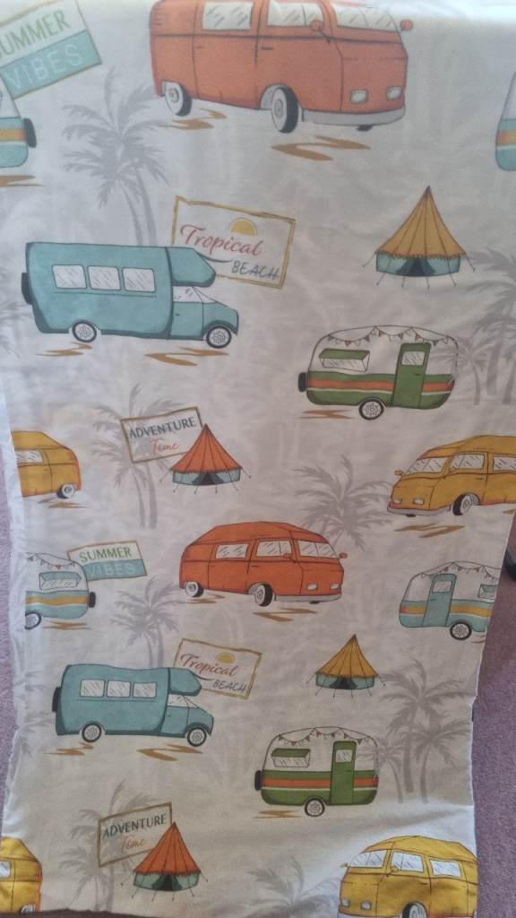 2x single duvets with covers