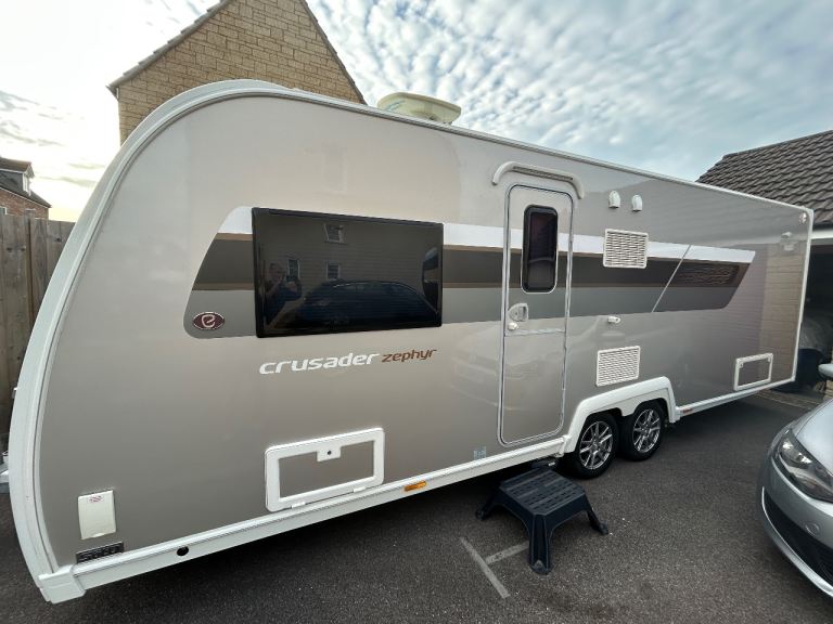 Elddis Crusader Zephyr Twin Axel, 4 wheel mover, full air awning, full dealer service, solar panel