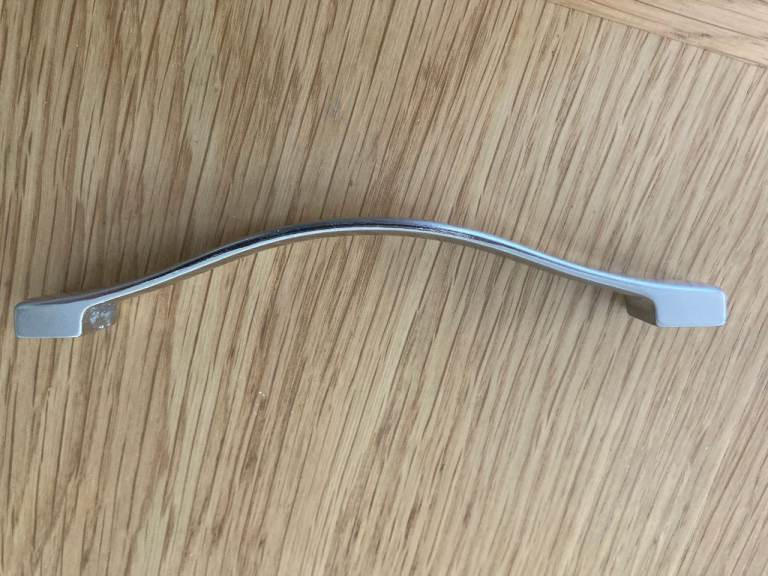 Brushed Nickel Kitchen Cupboard / Cabinet Door / Drawer Handles X 11