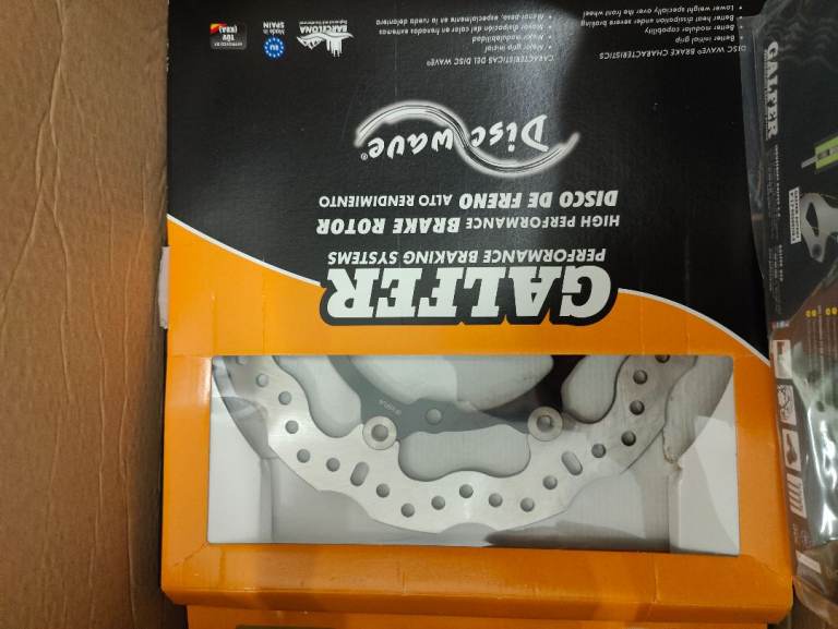 Gen 1 MT07 FRONT discs and pads, rear pads, passenger seat