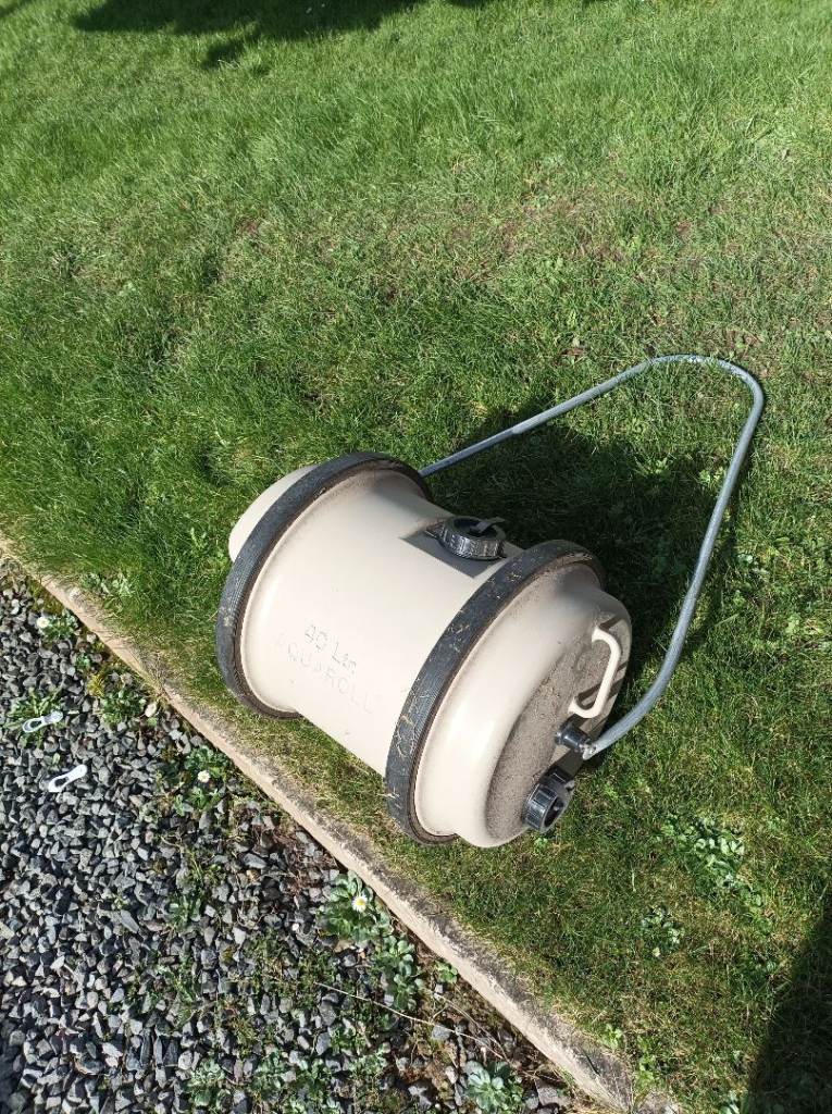 Aquaroll rolling water butt and handle. Aqua roll. 40L
