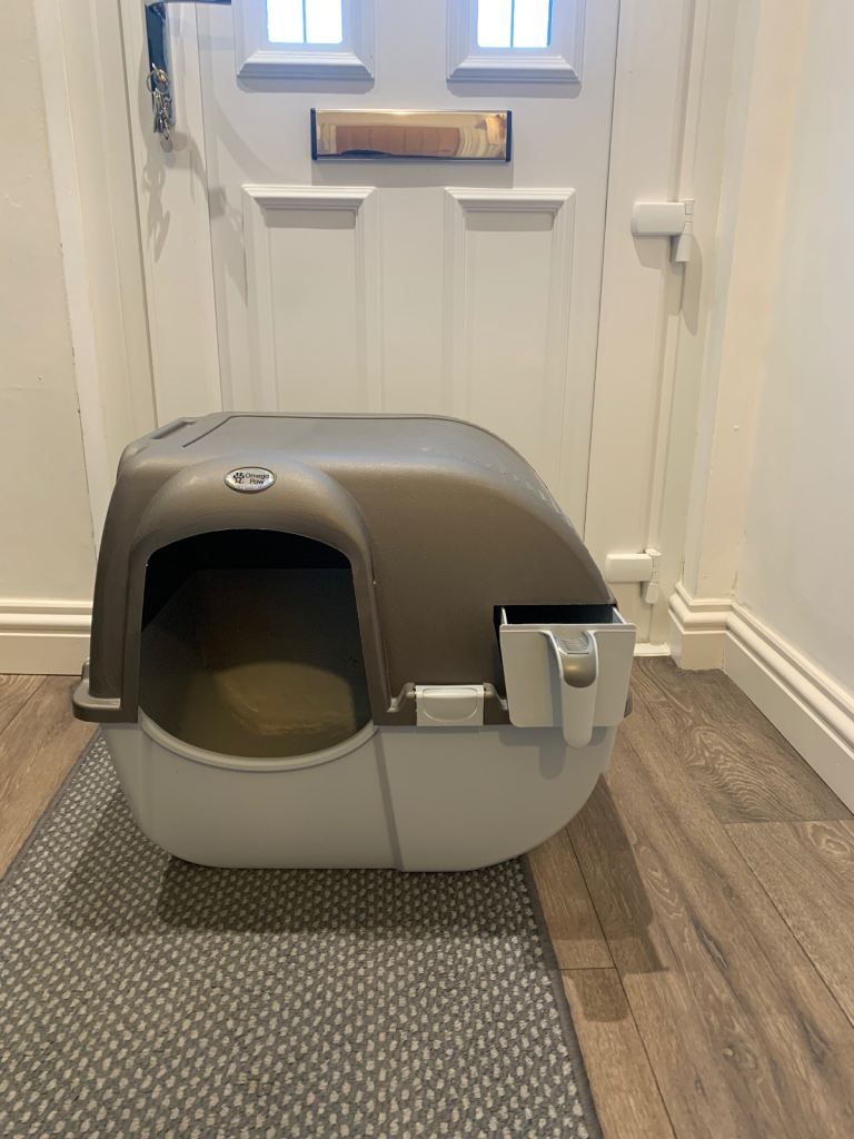 Omega Paw self-cleaning cat litter box 