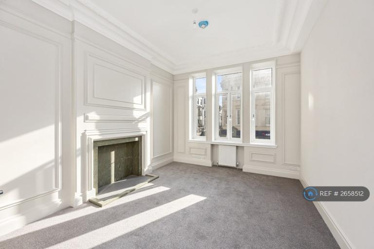 2 bedroom flat in West Street, Brighton, BN1 (2 bed) (#2658512)