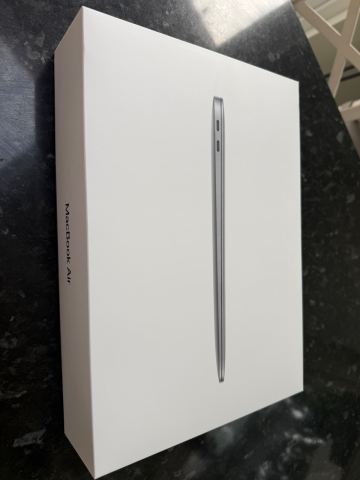 MacBook Air 2018 Space Grey 8gb RAM, 256Gb SSD - Excellent