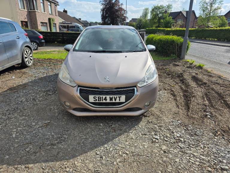Peugeot, 208, Hatchback, 2014, Manual, 1398 (cc), 3 doors