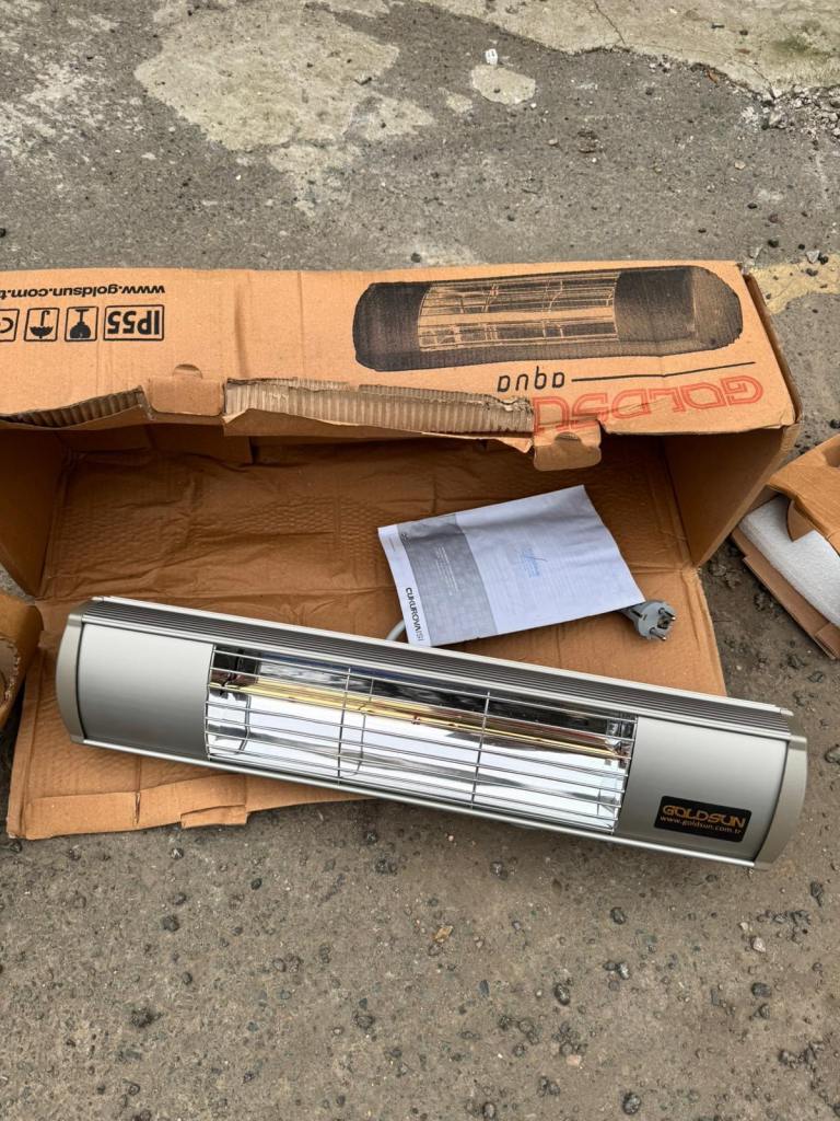 Electric heaters for gardens / outdoor venues / pubs and restaurants 