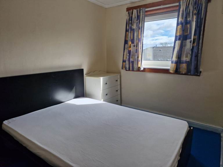Rooms to Let –  Northfield Crescent, Edinburgh, EH8 7NR