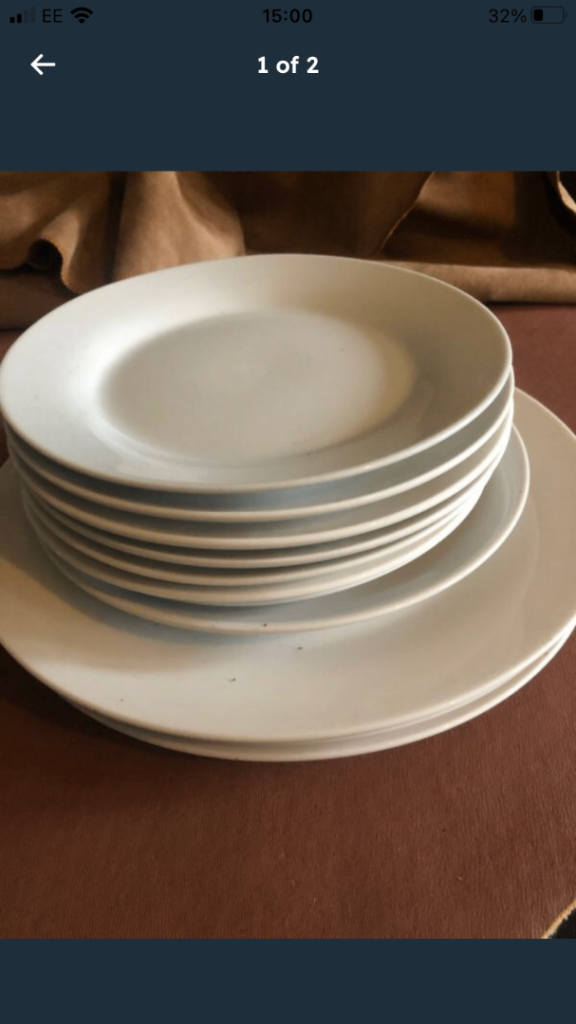 8 SIDE PLATES & 3 DINNER PLATES (£5)