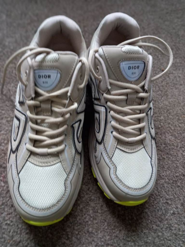 Mans  or boys dior trainers size 8 new bargain £20 first to see will buy trainers are new iam in Wal