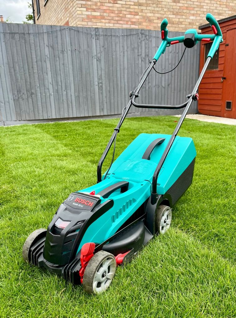 Bosch Rotak 32 Li 36V Cordless Lawnmower 32cm