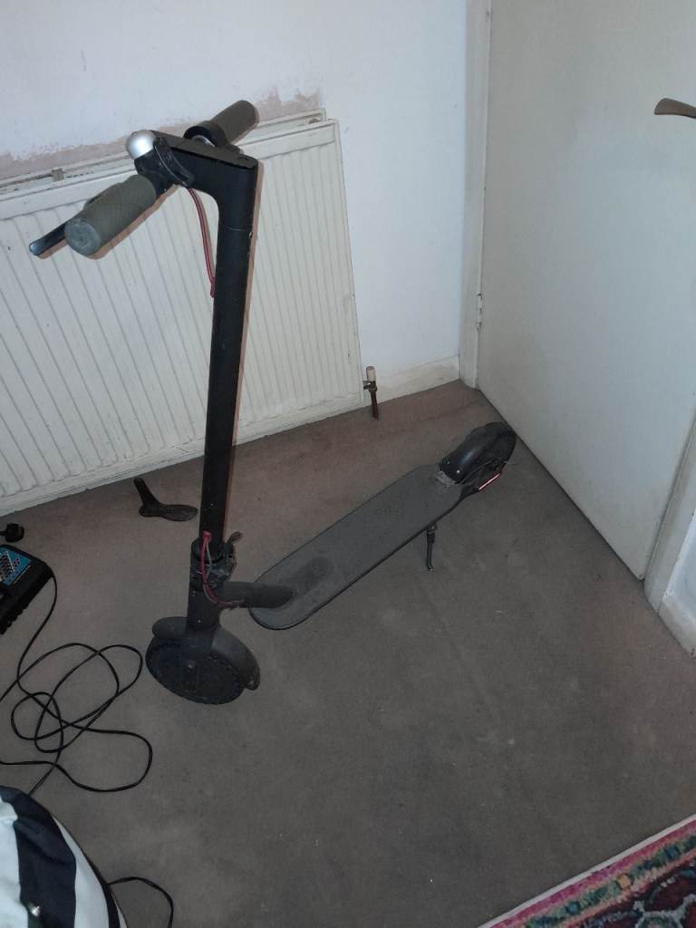 Black Electric Scooter – Good Condition