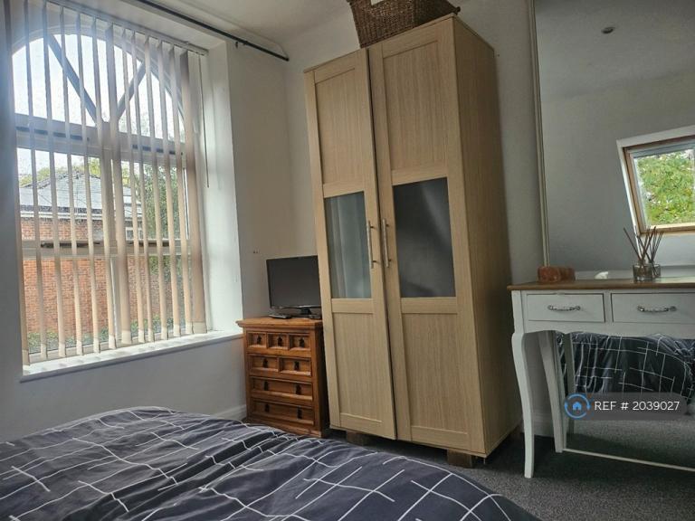 1 bedroom in Victoria Street Englefield Green, Englefield Green, Egham, TW20 (#2039027)