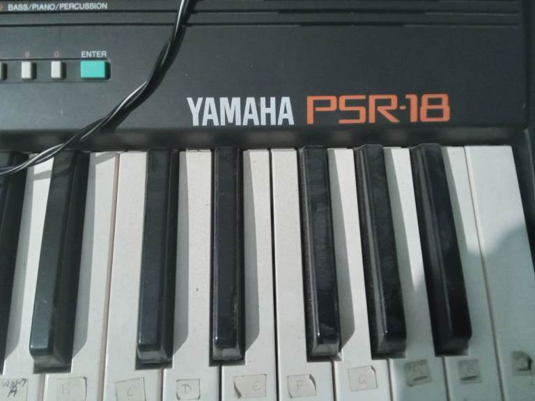 Yamaha PSR-18 Portatone Keyboard