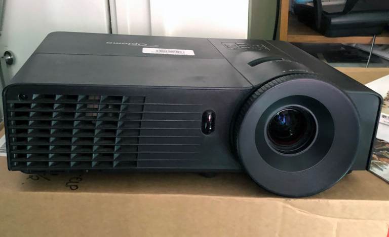 OPTOMA PROJECTOR 