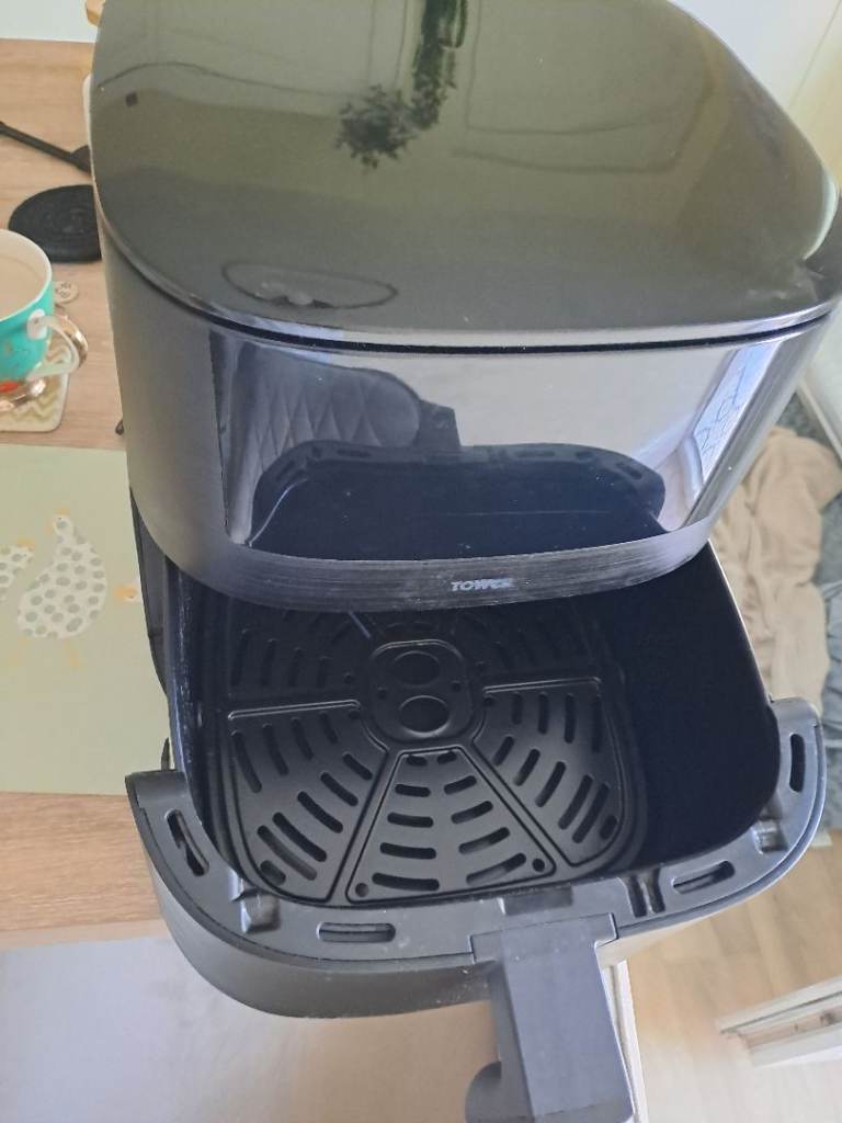 Tower Air Fryer – Black, Good Condition