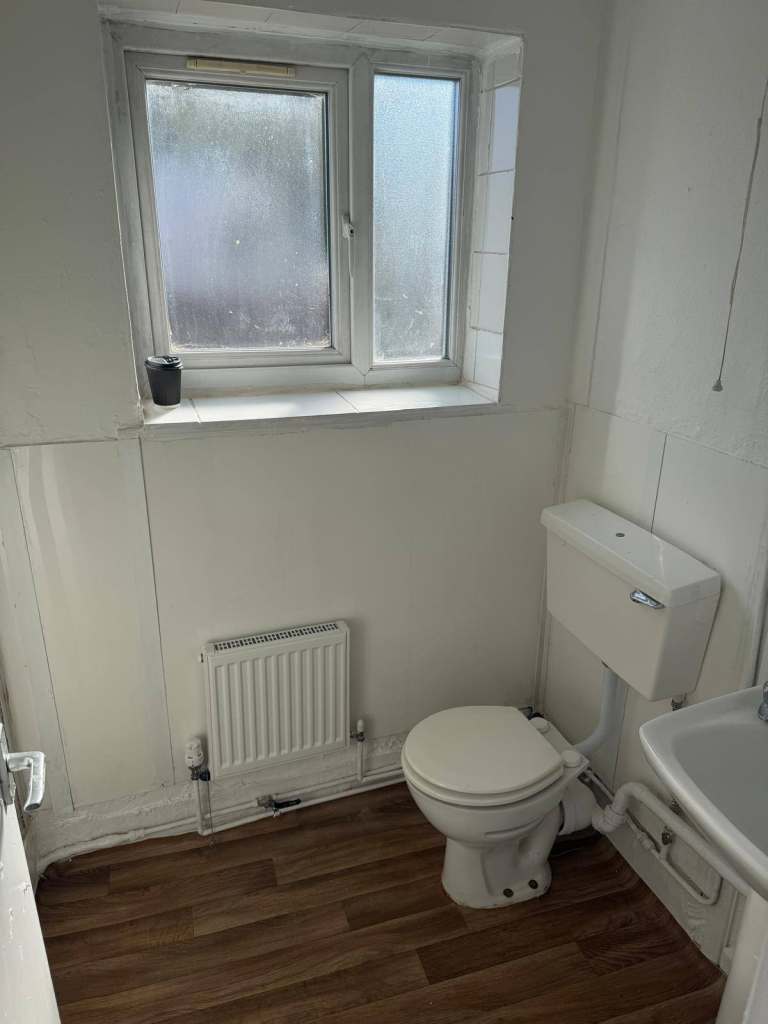 2 ROOM FLATS 