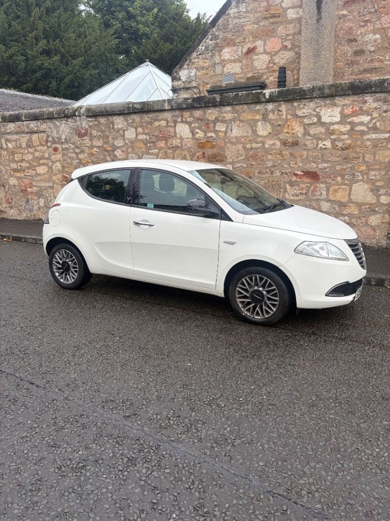 Chrysler, YPSILON, Hatchback, 2012, Manual, 1242 (cc), 5 doors