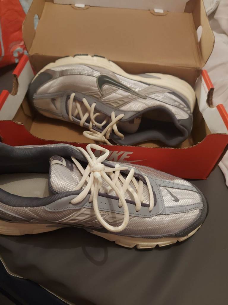 Brand new nike trainers men's size 9