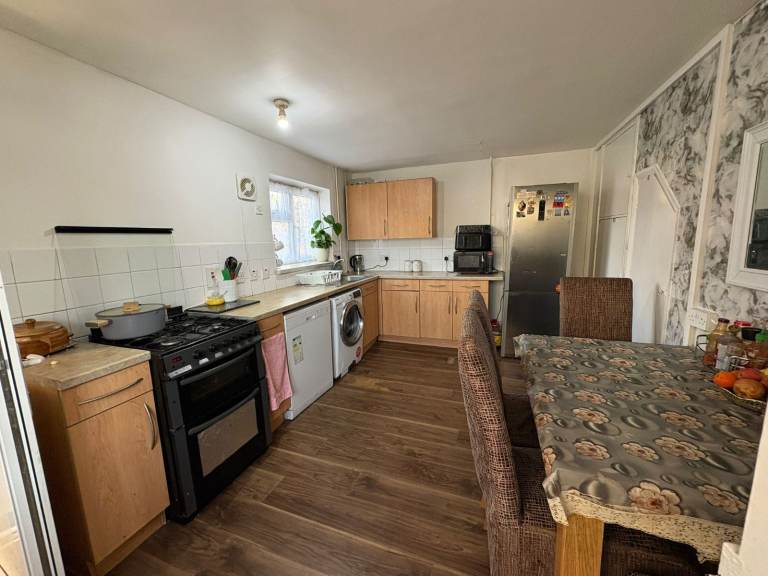 2 Bed Semi detached House for Rent ,Usk Road,Rg30