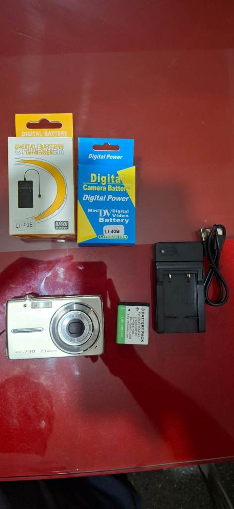 Olympus FE-230 7.1MP Digital Camera - Near Mint + 2 NEW Batteries & 2 Chargers