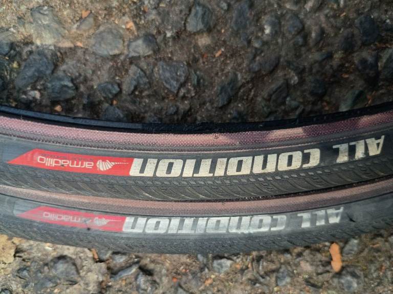 2 x  SPECIALIZED Armadillo 'All Condition' Bike Tyres 700 x 25C