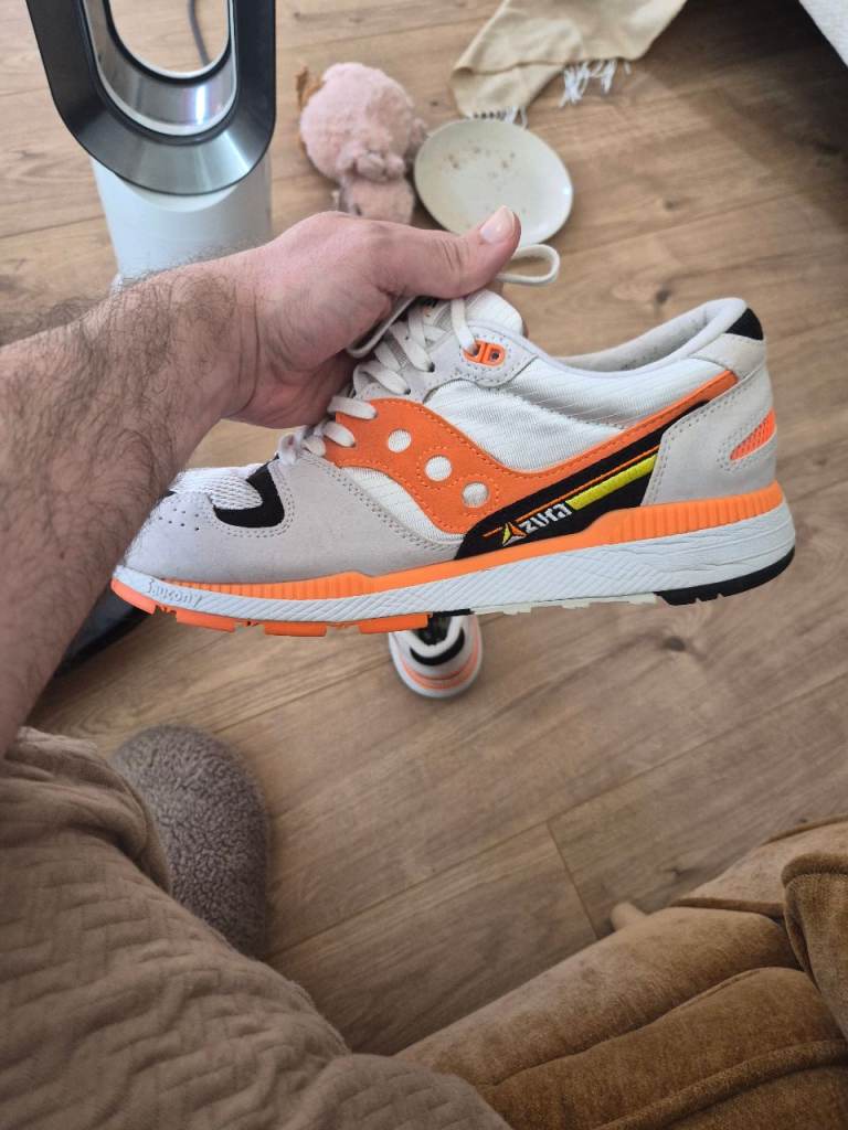 Mens saucony size 9