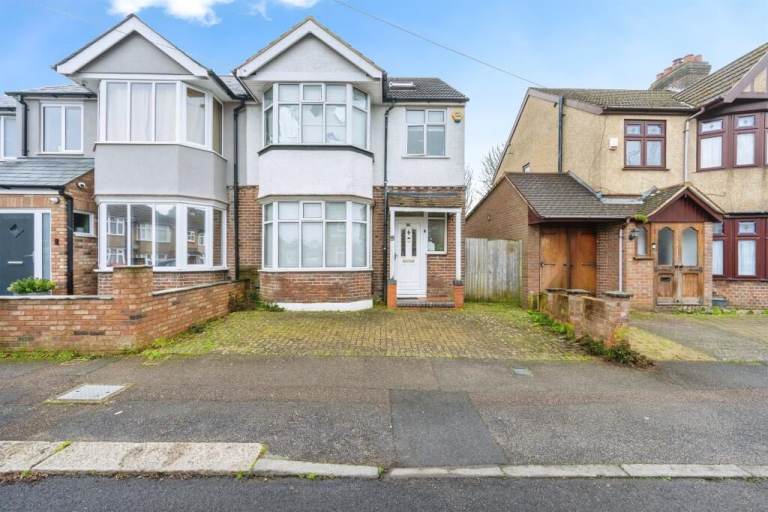 4 bedroom house in Luton to rent