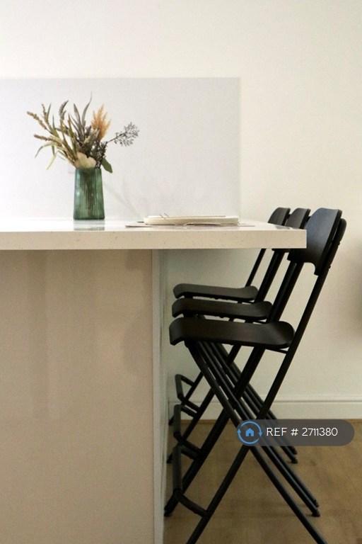 2 bedroom flat in Hadfield Close, Manchester, M14 (2 bed) (#2711380)