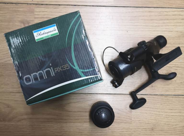 Shakespeare fishing reel new and a box 