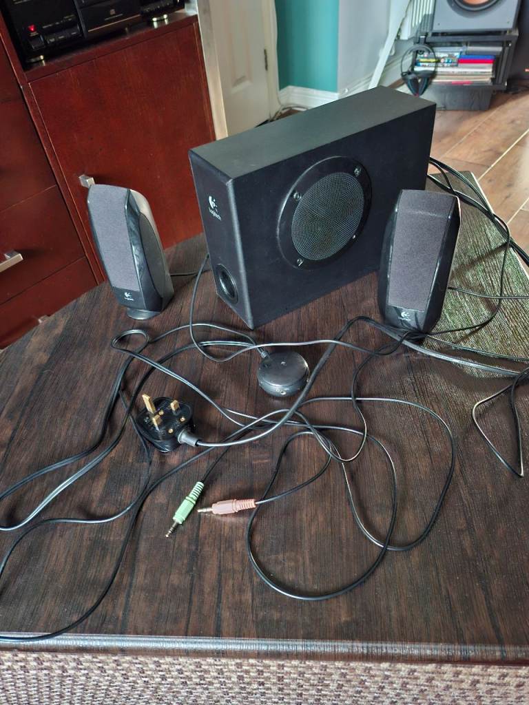 LOGITECH COMPUTER PC LAPTOP SPEAKERS WITH SUBWOOFER VGC