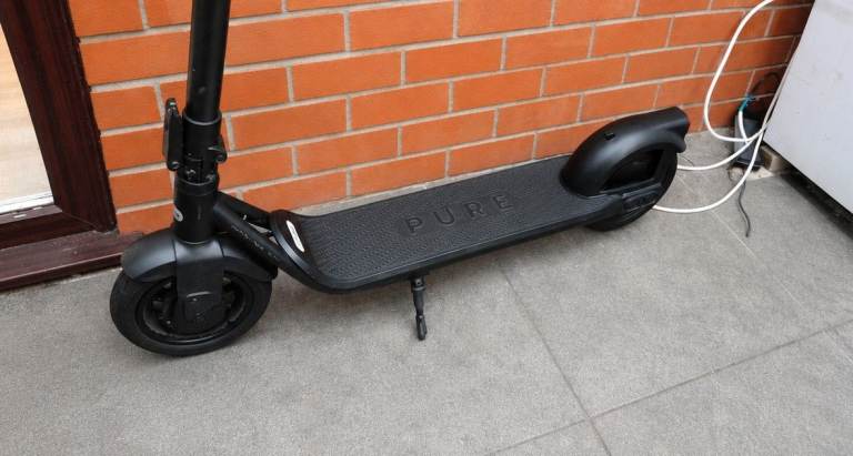 Pure Air³ Pro Electric Scooter Black – Fully Working – New Tyres – Good Condition