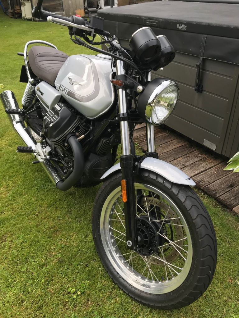 Moto Guzzi V7 Special, Mk IV, 2022 (72), 853 (cc), 3000 Miles, £4200 ONO