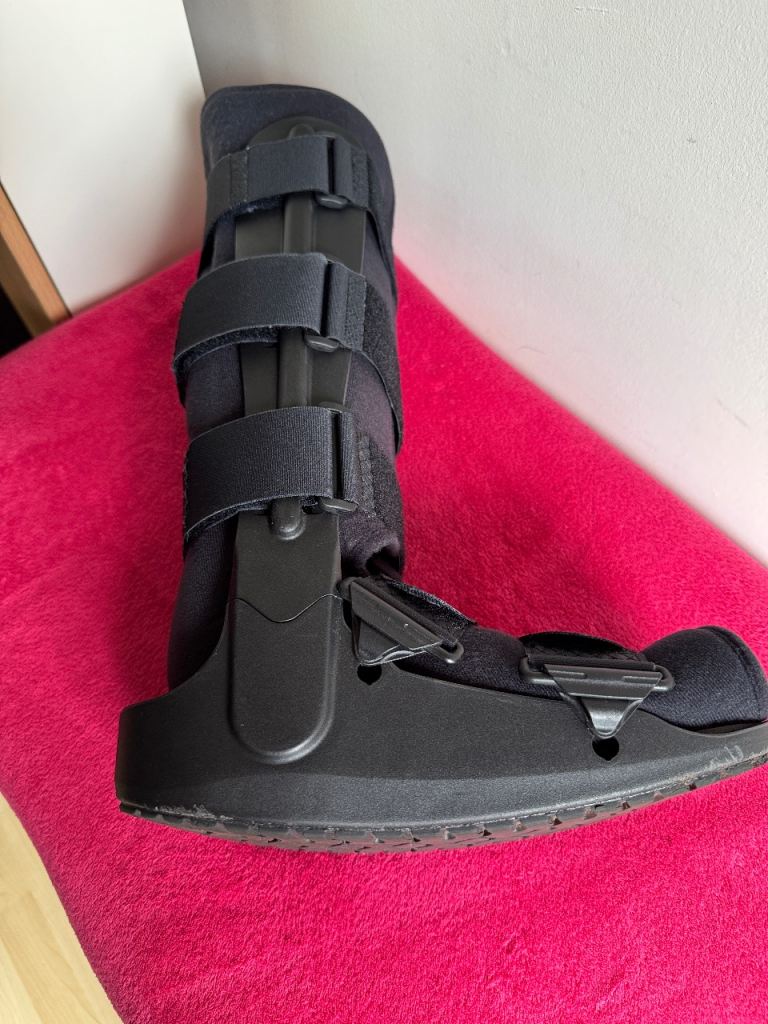 Jura Medical Fracture Boot M(UK6-9/EU39-43)