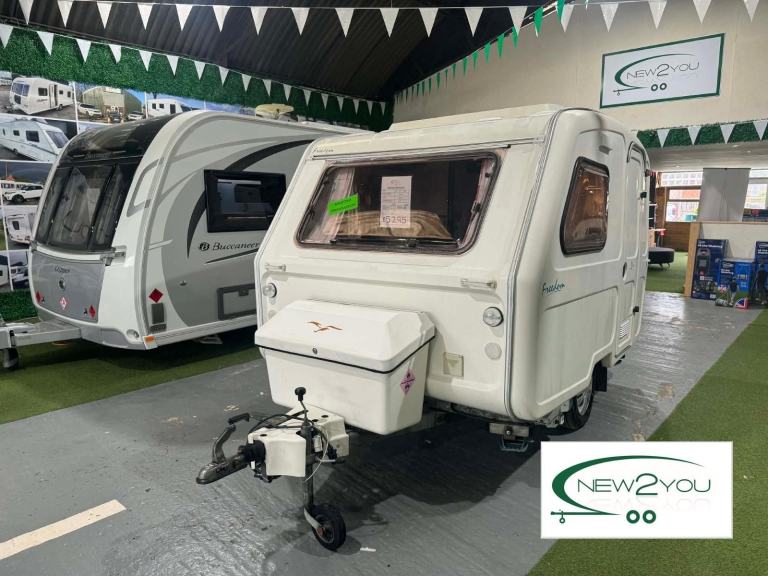 2004 Freedom Discovery LE 2 BERTH LIGHTWEIGHT Caravan - STOCK NO H076
