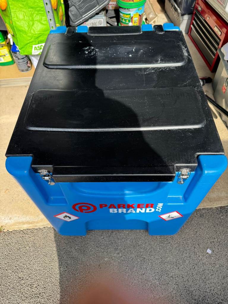 200L Adblue Portable Tank with 12V Pump New - Never Used