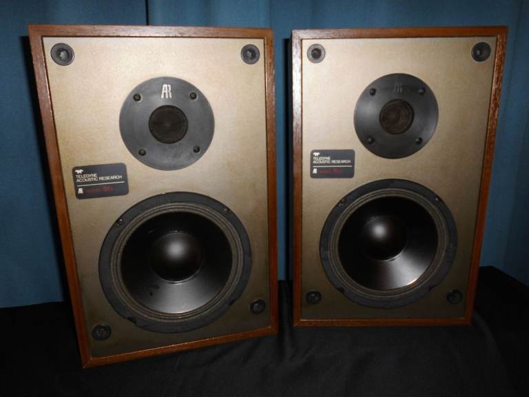 Acoustic Research AR 8LS Bookshelf Speakers