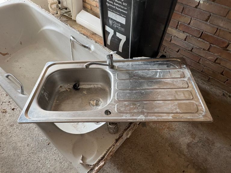 Kitchen sink 