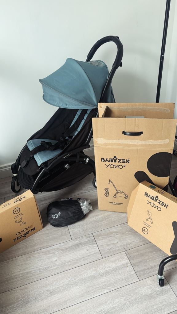 BABYZEN YOYO2 Pushchair with Footmuffs – Good Condition