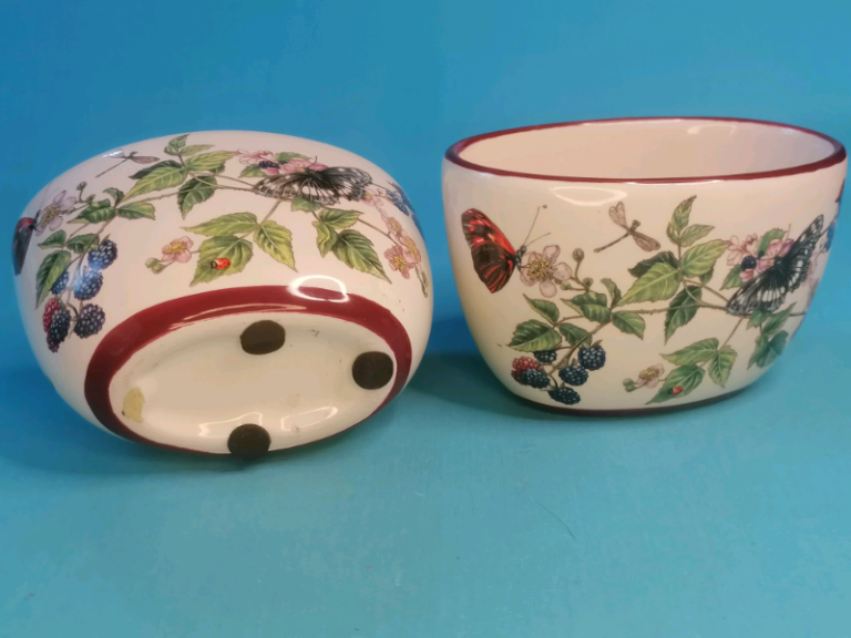 Danish 1970'Vintage Butterflies and Blackberries Ceramic trinket pots 