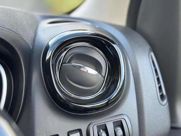 VAUXHALL VIVARO 1.6 CDTi 2700 BiTurbo ecoFLEX Sportive 2015