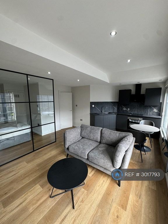 1 bedroom flat in The Headrow, Leeds, LS1 (1 bed) (#3017793)