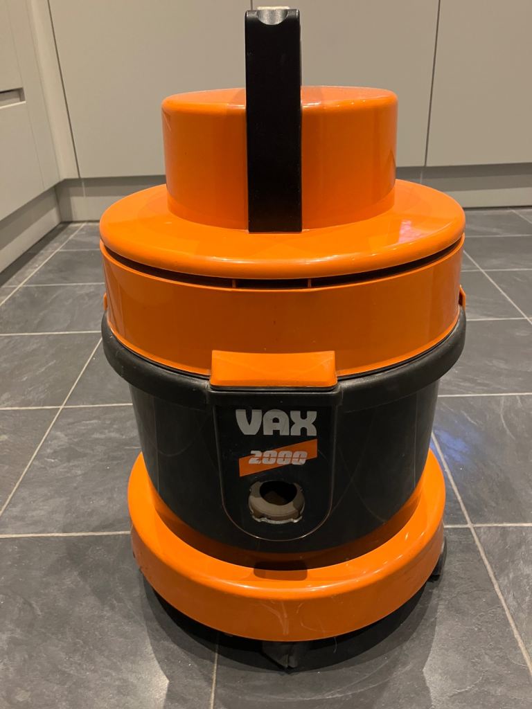 VAX 2000 Wet and Dry vacuum and carpet cleaner 