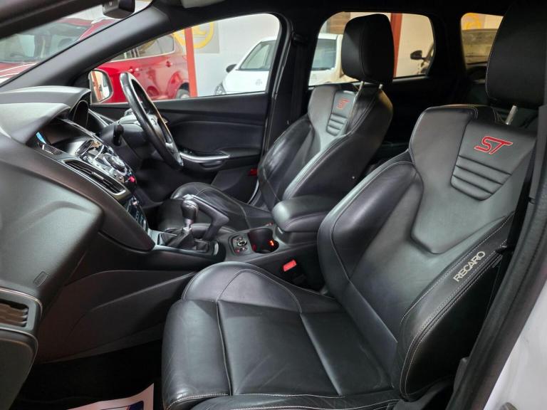 FORD FOCUS 2.0T EcoBoost ST-3 Euro 5 (s/s) 5dr 2014