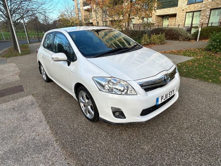 2011 Toyota, AURIS 1.8 hybrid, drives perfect, excellent condition,long mot 