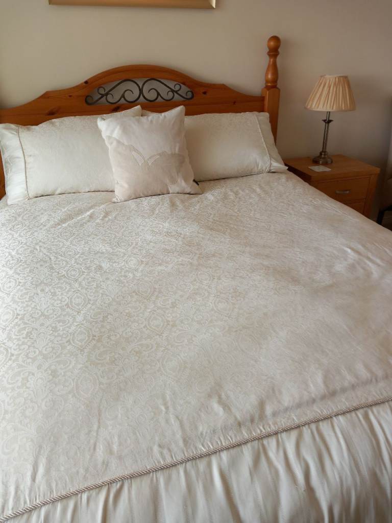 King sized quilt cover pillowcases Next & Sanderson 
